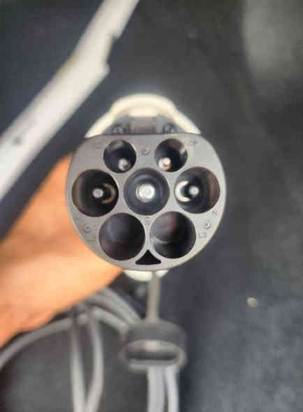 شاحنه BYD اصلية
اجت ويا سيارة ممستخدمة ابد
السعر 150 الف 
***********
بغداد البلديات
