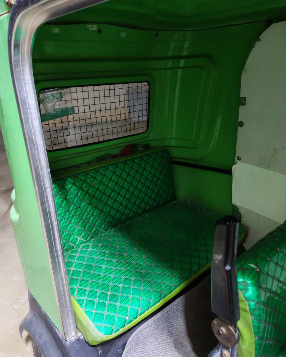 سلام عليكم تكتك للبيع محركة جديد بلكارتون كامله وحلو مرتبة  مكانه بلد لتواصل هذه رقم  ***********
