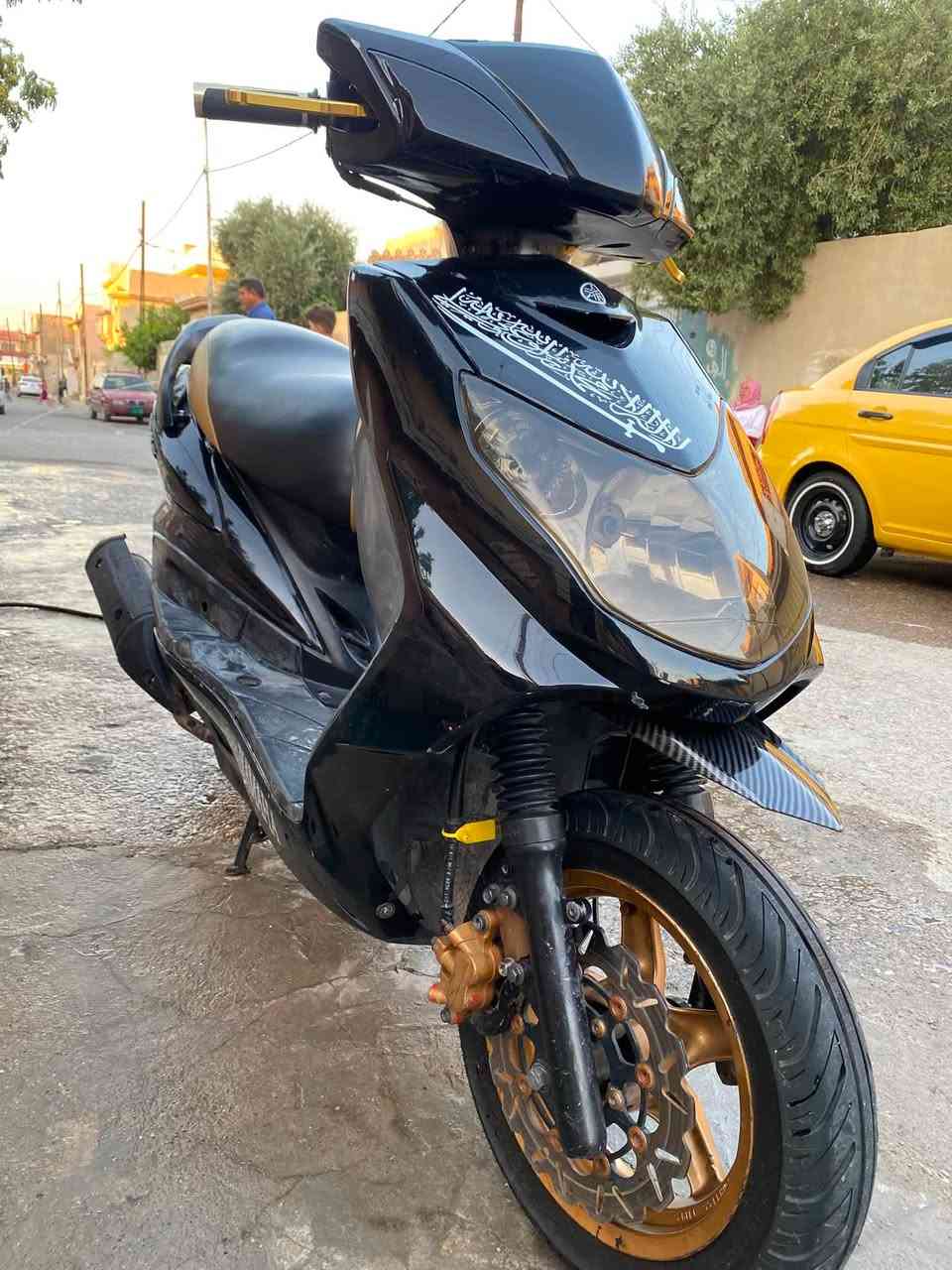 سلام عليكم سكنس فحل للبيع
دراجه كلها بلاديه محرك بلادي فقط مبدل ولفات

بيها تزويد فج و صينيه رياضي و جاملغ امامي و خلفي كاربون فايبر ويدات و بيها دوشمه كشن و حوض دراجه شغاله سلف و هندر سعرها700  شراي راسلني خاص او عل رقم*********** بي واتساب هم
