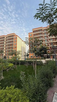 شقه للايجار في مجمع ايادي العدل اطلاله داخليه مساحه ١٤٠ م (٨٥٠)الف للا...