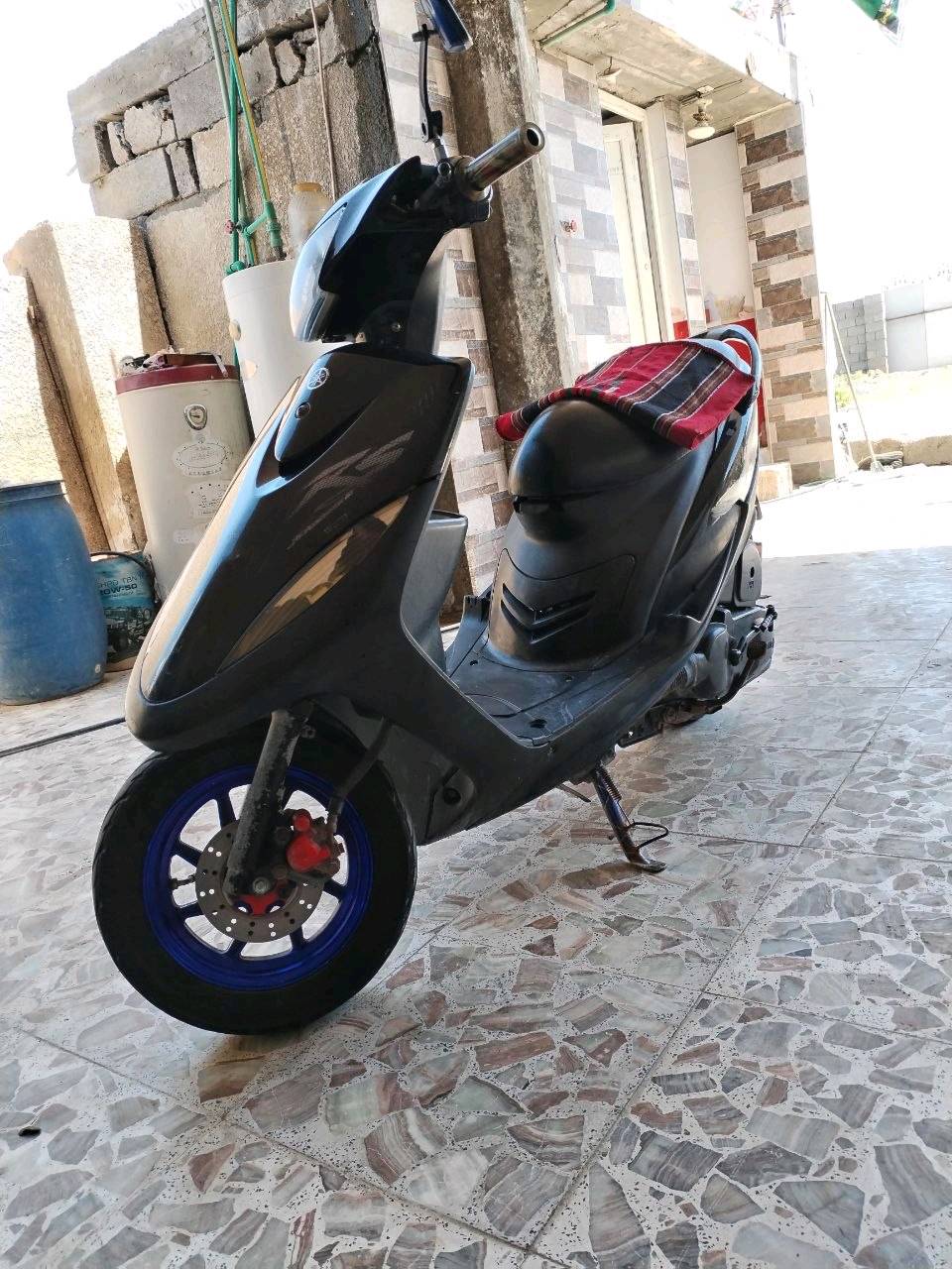 سلام عليكم   
دراجه ماكس عدله رمبه للبيع  دراجه نضيفه و مكفوله دراجه ما ماشيه نضيفه كلش دراجه خير من الله الدراجه موديل 2006 محركه مكفول صبانه ما ممدوده عليه شرط نكره سلف و هندر كهربائياته كلهه شغاله الدراجه كلشي ما عوزه الدراجه عليه تزويدات خفايف ويل نجمه صالنصه FM + دبل تزويد ياباني و يدة بريك امامي و يدات ذني مال رمبه الدراجه دير بانزين و دهن و ترايك للبصره 
السعر 825 و بيه مجال 
مكاني واسط نعمانيه
***********