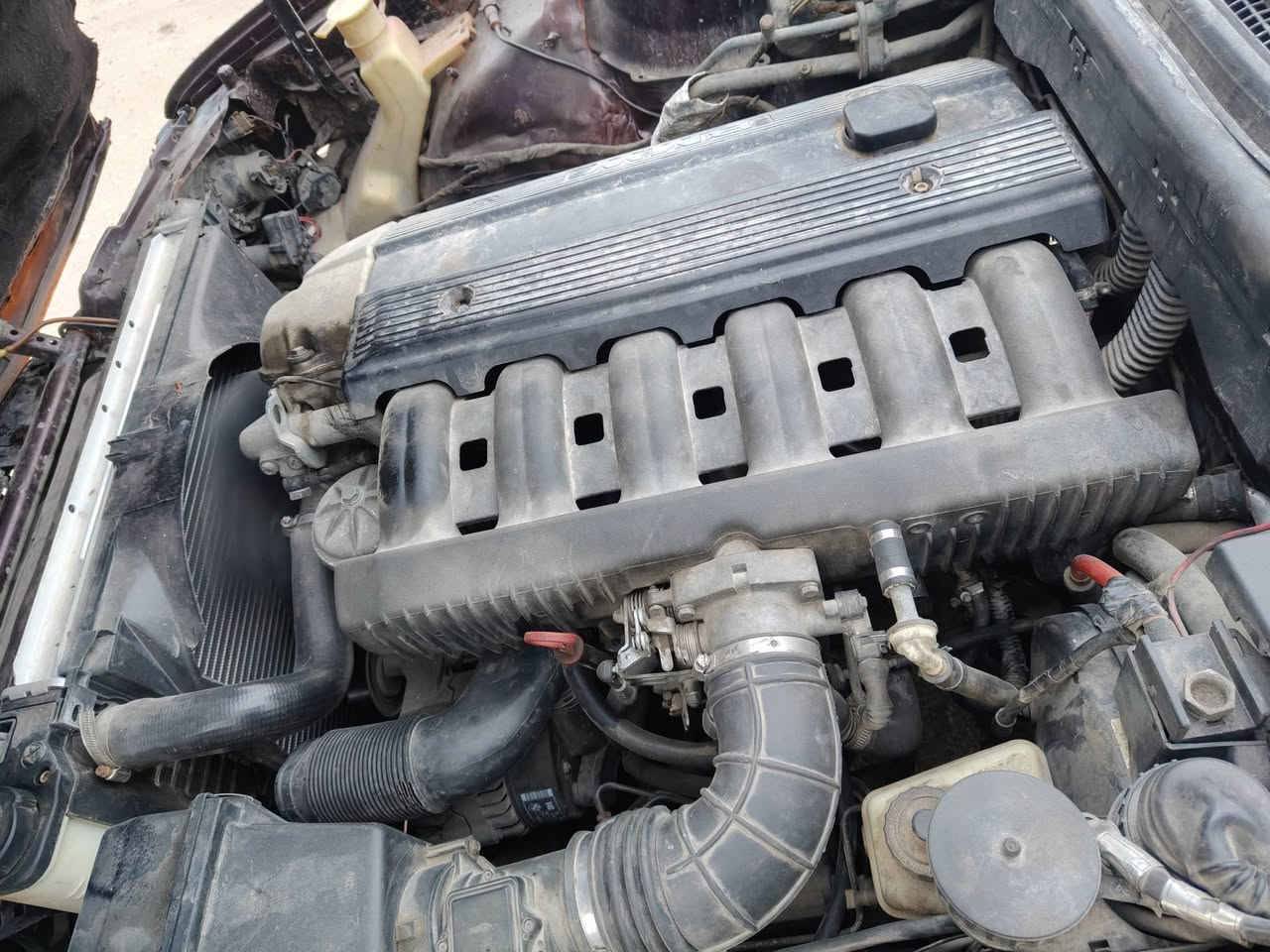 السلام عليكم بي ام حجم 520 مديل 1993 مكينه امسكر مصبوغه عام بيه حادث مخذه ابيع كوم حديد راعيه يمي ايريد تحويل رجاء سعر 35بيه مجال للطيبين عنوان بصره أبو الخصيب رقم *********** اتصل وانا خادم
