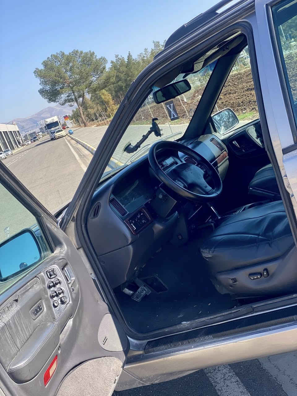 بـــــــۆفـــــــرۆشـــــــتــــــــن 
ماشاءالله له جواني و قوه تى
سعری/ 54 ااوه ره قه و مه جال ..
جؤري سه ياره /جيپ شیرۆکی
سەنەوی  و تەحویل بە شەرت 
‎مۆدێل /98
گێڕومەکینەی بیلاد و بە شەرت
 گێر تۆماتیک  
دەبڵ گئر 
کارەبای کامل مەزبوت 
چال و ساردو شوختي نيه 
شان و سه قفي شوشه
گه رمي كاره باي كامل مه زبوت 
کوشن کارەبا و جلد 
ئاوێنە کارەبا  و ئۆتۆ
جوار جام کارەبا
پاوەر ABS
سیدیبۆکس 
سوکان ڤۆلیۆم
‎تاقم تایەو ویلی لۆک به سراوه


**إذا كنت صاحب هذا الإعلان وتريد حذفه لأي سبب، رجاءا أرسل رسالة إلى الدعم الفني**