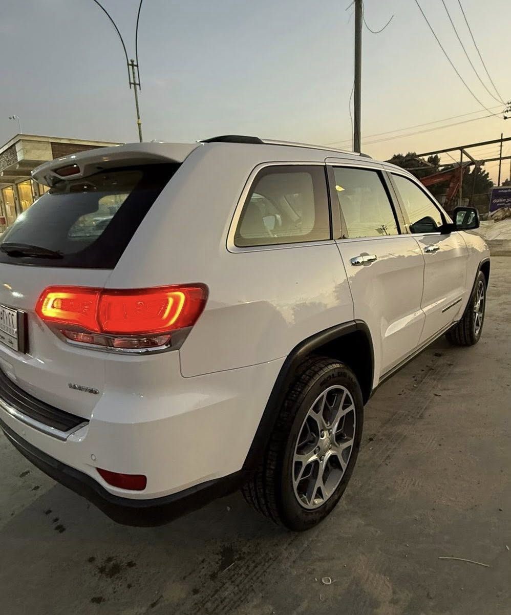 للبيع 
جيب 2019 خليجي لمتدد بلاص 
فول مواصفات  
ثلاث شاشات 
بانوراما 
تدفئة تبريد كشنات
رقم بغداد 
السيارة نظيفة مكفولة كفالة عامة
ما عدا بارد بسيط
ماشية 80  
سعرها 275$ 
للاتصال ***********
