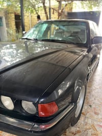 بي ام دبليو محرك 6سلندر كير محرك بحاله جيده جدا  حداديه جديده تخم تاير...