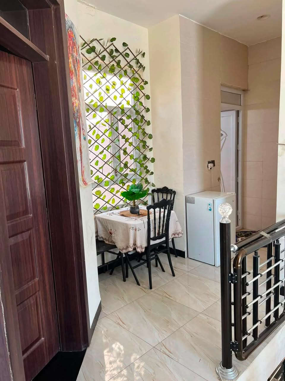 🏠 بيت للبيع -بناء حديث- منطقة النصر - المكاسب

المواصفات:
المساحة: 175 متر 
الطوابق: طابق واحد
الغرف: 2 غرف نوم + استقبال واسع + مطبخ
اضافات: كراج للسيارة
الموقع: منطقة النصر - المكاسب

السعر: خاص 
للاستفسار:***********
واتساب + اتصال

البيت جاهز للسكن مباشرة
