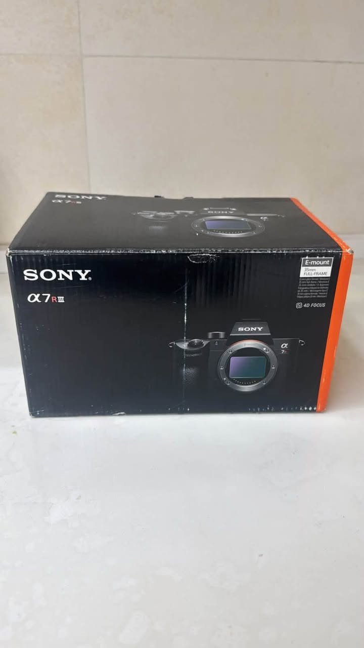 A7r3
للبيع 
Shutter 26904
يجي وياها بطارية وشاحنة مال بطارية

وعدسة 
Tamron 28-75mm F/2.8 Di III RXD
مكاني بغداد السيدية 
***********
