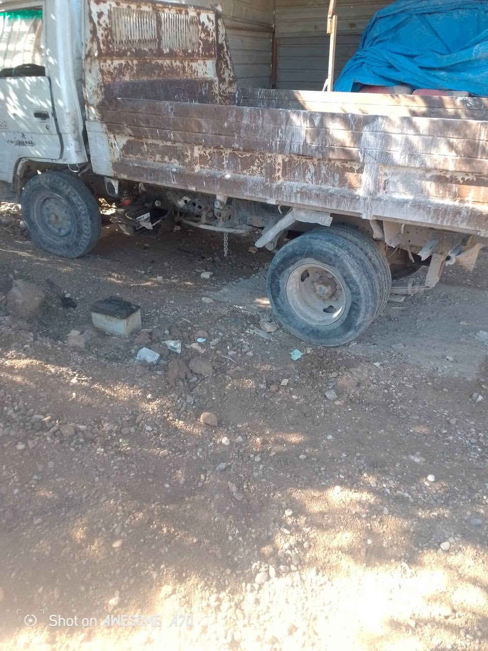 سلام عليكم عندي تيوته قلابي للبيع رقمه بغداد بلاديه *********** رقم تلفوني
