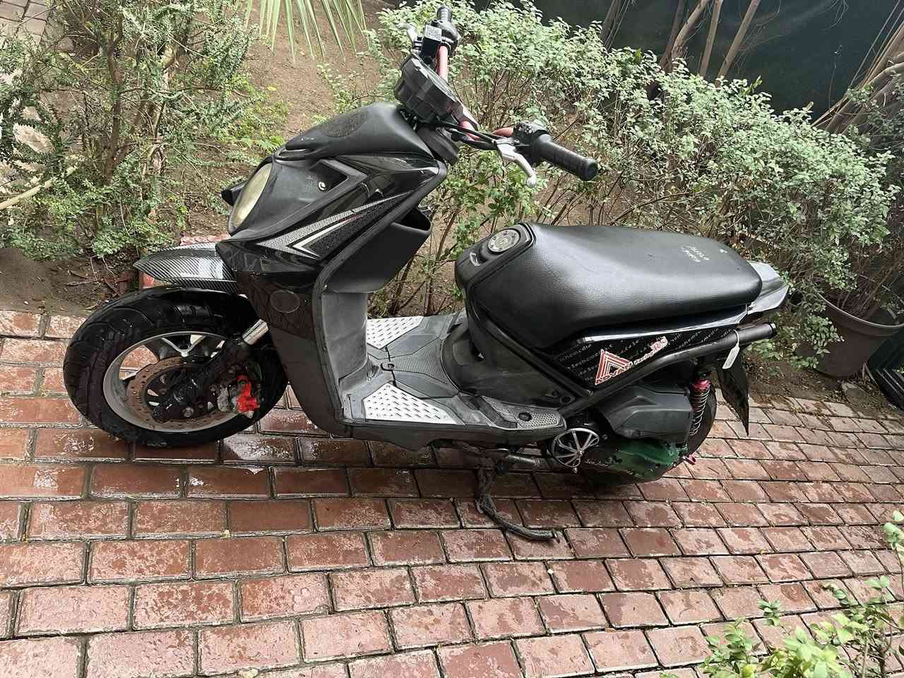 دراجه سكنس جبلي دراجه مزوده من الخارج صارلي شهرين منزلها رمبه دراجه كلش حلوه ومثل متشوفن دبلات خلفيه كرزي APM وملقط وبكلايت رياضي كلش غالي وصالنصه صجميه وايرات تزويد وقبق بانزين كاربون وجاملغ طين امامي كاربون وخلفي رياضي  وستيرنها كرزي طويل كلش قوي  ورقبه رياضي فضيه  وكلجاتها رياضي كلش قويه دراجه حلوه وكلش مداريها دهن وبانزين كله محسن وصارلها شهرين نازله رمبه مكان الحريه سعر 1500 وبيها مجال بسيط والله منزلها ب1700  ورقم واتساب وماسنجر واتصال ***********
