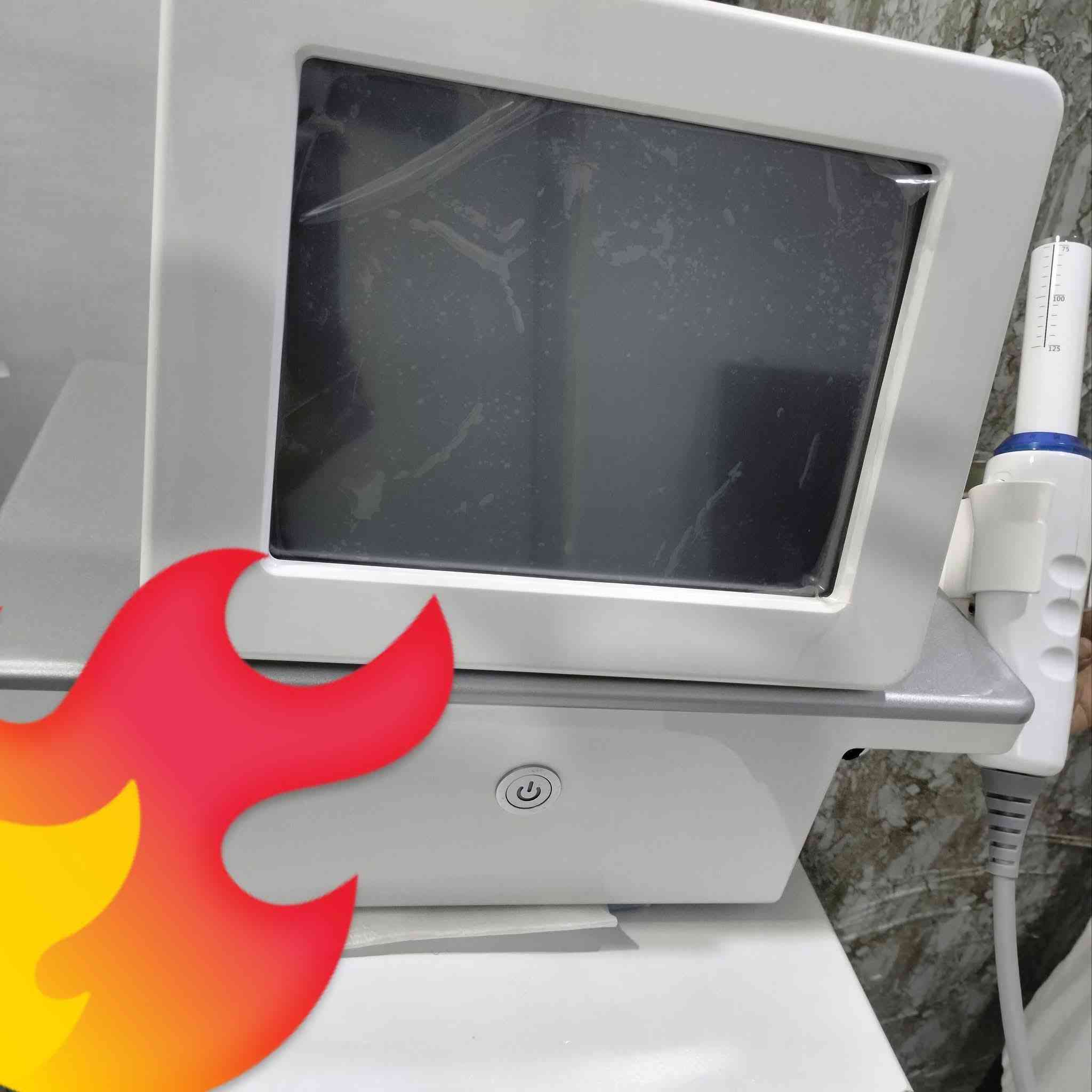 السلام عليكم
#الهايفو المهبلي متوفر في العيادة🌞🌞🌞

 ما هو #الهايفو المهبلي Hifu vaginal؟؟؟
 

في تقنية UFHI المهبلية، نستخدم موجات صوتية عالية التردد نركز فيها على الأنسجة المهبلية. أثناء العلاج، تتسبب الطاقة المنطلقة في تحفيز إنتاج الكولاجين. وهذا يساعد على شد وتجديد منطقة المهبل.

مؤشرات لاستخدام الهايفو المهبلي
هل لديك أي من المشاكل التالية؟

👈سلس البول
👈انخفاض الوظيفة الجنسية
👈جفاف المهبل
👈التهابات المثانة المتكررة
👈الألم أثناء ممارسة الجنس
👈ترهل المهبل

ما هي فوائد العلاج بالهايفو المهبلي؟

تتمتع HiFU المهبلية بمزايا على عدة مستويات:

ضد سلس البول (أو سلس البول الإجهادي)
شائع عند النساء مع التقدم في السن. سلس البول هو تسرب البول بشكل لا إرادي أثناء الأنشطة التي يكون فيها الضغط على المثانة أكبر، مثل السعال أو العطس أو الضحك أو ممارسة الرياضة. ويرجع ذلك إلى نقص القوة العضلية في مجرى البول الناجم عن ضعف قاع الحوض.

-> العلاج يخفف الأعراض، وفي بعض الحالات يمكن التخلص من المشكلة بشكل كامل.

شد المهبل
بعد الولادة أو مع التقدم في السن، يمكن أن تتمدد الأنسجة المهبلية. تبدو الأنسجة العضلية مترهلة، مما يقلل منحساسية المنطقة.

->تقوم HIFU  المهبلية بإعادة بناء وتقوية الكولاجين الموجود في جدار المهبل، مما يساعد على تضييق المهبل وتحسين الرضا الجنسي.

العلاج غير الجراحي
HIFU 
المهبلي هو علاج غير جراحي، مما يعني عدم الحاجة إلى إجراء شقوق أو جروح.

ترطيب  المهبل
وخاصةً عند النساء اللاتي يعانين من جفاف المهبل والالتهابات المهبلية المتكررة. تحدث التغيرات الهرمونية أيضًا في الجسم بعد انقطاع الطمث. يمكن أن يصبح الغشاء المخاطي المهبلي أرق وأكثر جفافًا، مما قد يؤدي إلى الالتهاب.

-> يعمل علاج الهايفو على إصلاح جدار المهبل وتحسين جهاز المناعة وترطيب وحساسية المهبل. تقل الأعراض غير السارة مثل الحكة والحرقان.

لعلاج جفاف المهبل، ننصح باستخدام الحشوات المهبلية. تحتوي هذه المنتجات على حمض الهيالورونيك الذي يقلل من جفاف المخاط المهبلي ويحسن جودة الأنسجة.

ما هي النتيجة التي يمكن أن أتوقعها؟
بعد العلاج، قد تشعر بالشد مما يؤدي إلى تحسين الوظيفة الجنسية وزيادة المتعة الجنسية. مع مرور الوقت، قد تتحسن نتائج العلاج. في الواقع، يستمر النسيج في التحسن والتكيف. اعتمادًا على الفرد، عادة ما تكون نتائج العلاج طويلة الأمد ويمكن أن تستمر لعدة أشهر أو حتى سنوات.


**إذا كنت صاحب هذا الإعلان وتريد حذفه لأي سبب، رجاءا أرسل رسالة إلى الدعم الفني**