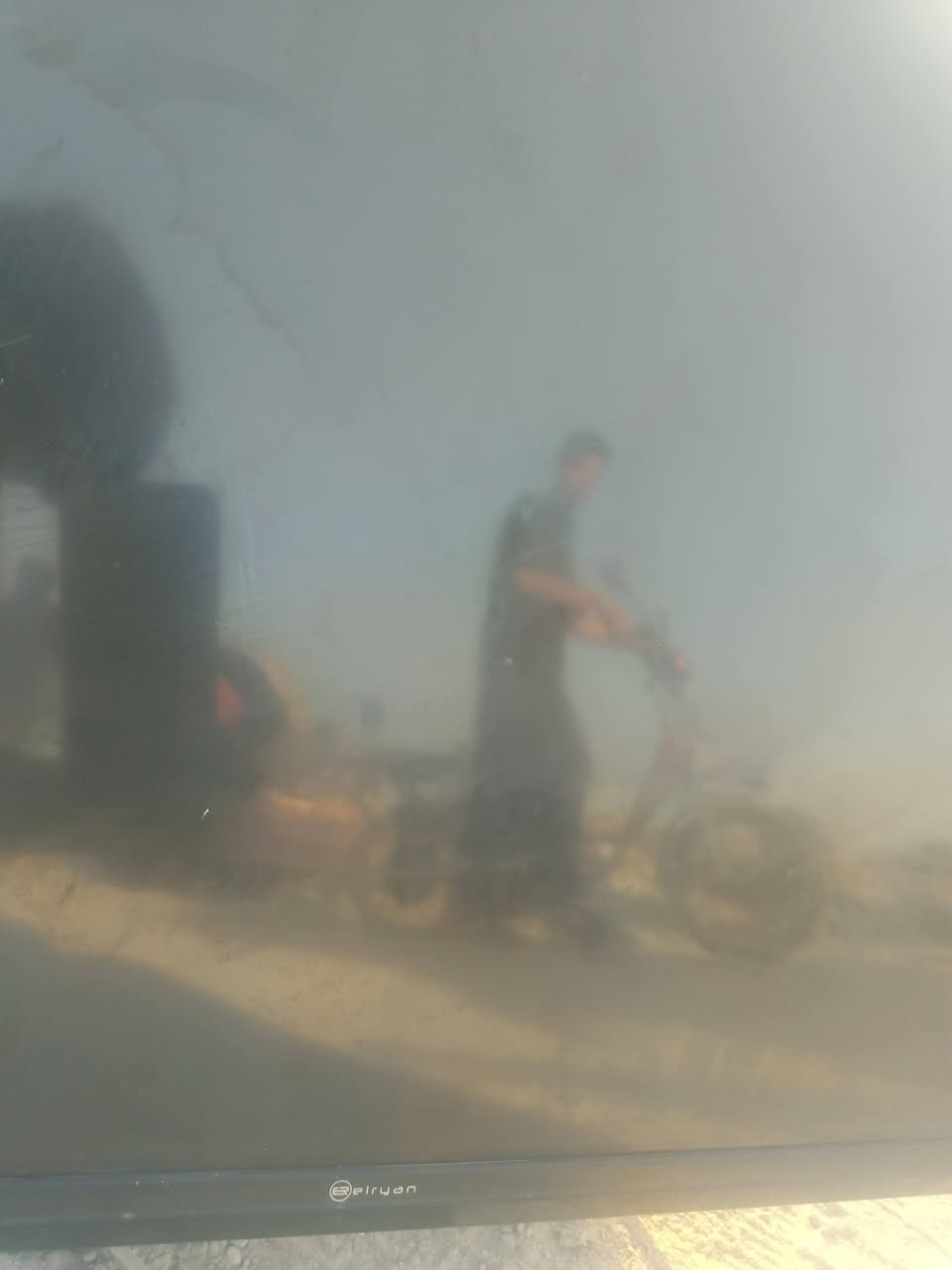 بلازمه للبيع حجم 32عاديه بدون نت شغاله ونضيفه ما مصلحه ابد سعر ٧٠ ***********
