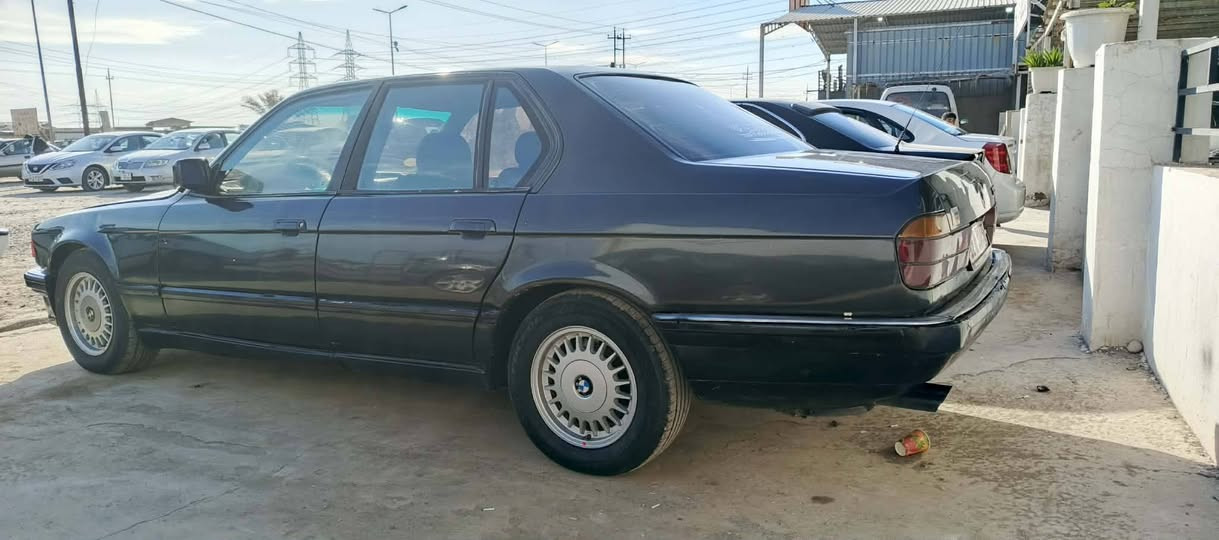 السلام عليكم 735 للبيع او مراوس موديل 1992 مكينه كير شرط تبريد شغال ثلج سنوية وارقام بسمنه شرط الوكاله والتحويل كوبون الكتروني سعرها 42 بي مجال مكانها برطله معرض المصطفى مكلف بل نشر ***********
