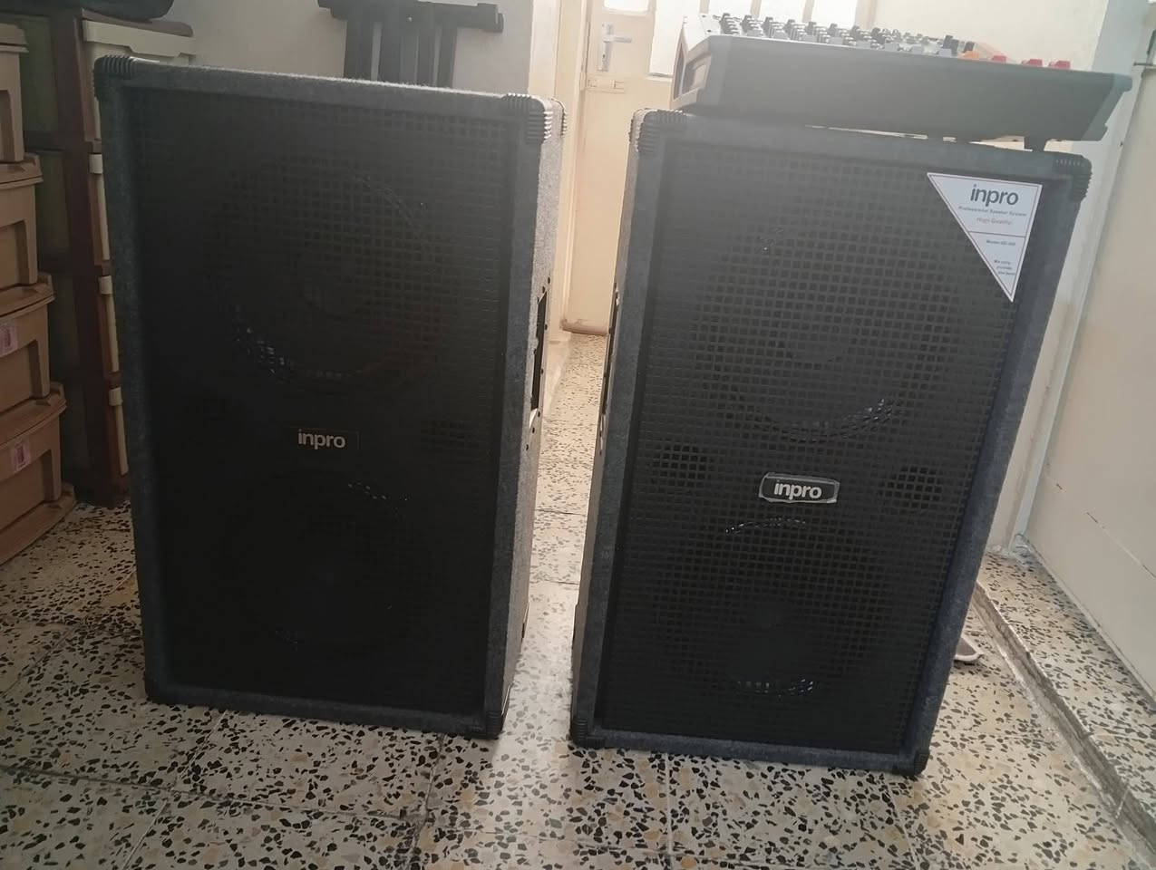 سلام عليكم اخوان الجهاز ابيعو كامل ملحقات توصيل جميع محافظات العراق موجود السعر النهائي 750 الف ***********(*********** ربي يرزق الجميع
