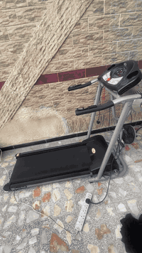 جهاز جري استخدام منزلي نضيف جدا وزن يتحمل180 كيلو بي حزام تكسير شحوم ت...