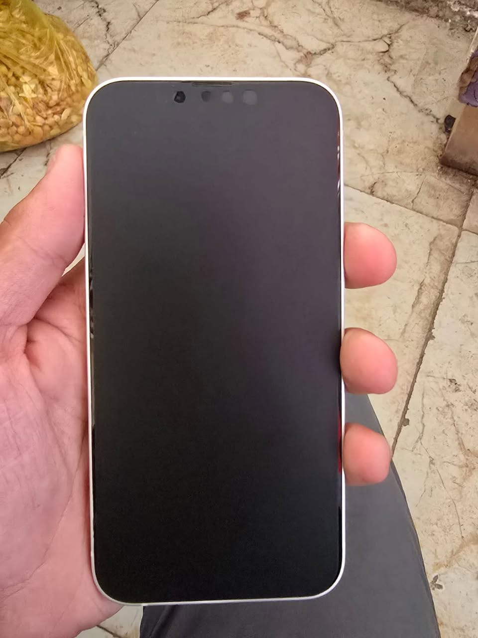 📱 آيفون 13 عادي (iPhone 13)
بيع - بحالة الوكالة 🍏

💾 الذاكرة: 128 جيجابايت.
 🔋 نسبة البطارية: 89% (خير من الله وأصلية وعمرها ممتاز).
 ✨ النظافة: 10 / 10 (كلش نظيف، شخط واحد مابي ومحافظ عليه).
 🛠️ حالة الصيانة: برغي ممفتوح بي نهائياً، وعلى الفحص وين ما يعجبك.
 💰 السعر: 500 ألف (وبيه مجال بسيط للشراي الجاد والرايد يشتري)
 📍 المكان: بابل / الحلة
 📞 للتواصل: راسلني خاص أو اتصل *********** واتساب وتصال
