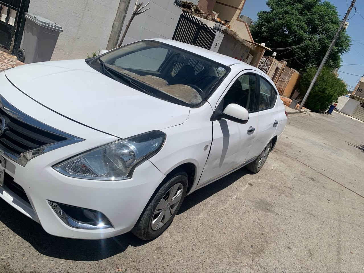 🚗 نیسان سەنی (بۆ فرۆشتن) — خاوێن و بێ کێشە!
سڵاو هاوڕێیان، ئۆتۆمبێلێکی نیسان سەنی خاوێنمان هەیە بۆ فرۆشتن، بە مەرجی کارکردن و بەبێ هیچ سەرئێشەیەک:
 🛠️ دۆخی بەدەن: ٤ پارچە (فەحس و هەزەی تازەیە و هیچ کێشەیەکی نییە).
 📄 سەنەوی و بەڵگەنامە: ٣ مانگی مایە بەسەر چی و یەکسەر دەتوانی بیخەیتە سەر ناوی خۆت.
 👍 مەرج: بە گەرەنتی و تاقیکردنەوەی خۆت (لێی بخوڕە و کەی دڵت ئاوی خواردەوە ئینجا بیبەرە).
💰 نرخ:
٧٥ وەرەقە (٧,٥٠٠ دۆلار) و مەجالێکی برایانەشی تێدایە بۆ کڕیاری ڕاستەقینە.
📞 بۆ پەیوەندی و زانیاری زیاتر:
[***********] Singapore

