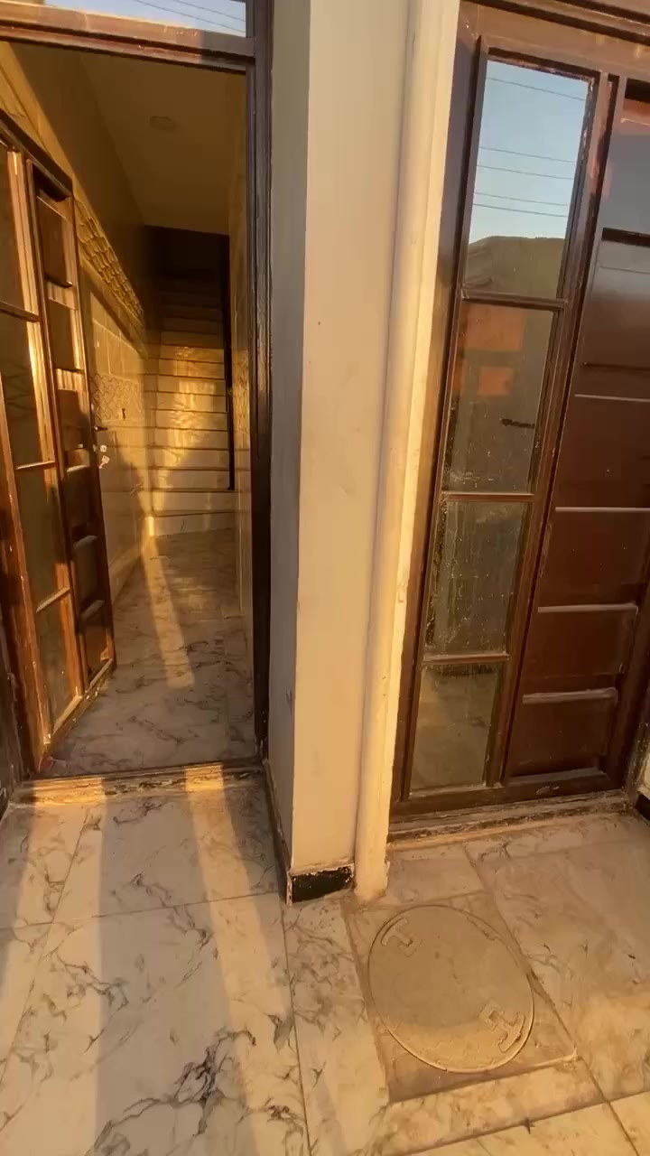 🎲مشتمل. للبيع 

🎇 50متر 

🏨حديث بناء 2025

🌐زراعي اقرار محكمه

🌐 جاهز للسكن 

🎴الدوره زراعي قرب سوك. ابودشير  خط نفط 

🏨واجهه 5نزال 10

🏨 الطابق الارضي يحتوي عل استقبال و ومطبخ  وخدمات ومنور

🏨الطابق الثاني غرفتين  نوم. وحمام

🏨 بيتونه وسطح

🏨 عرض الشارع 10متر خدمات كامله مي  كهرباء تبليط ارصفه. انترنتت

الاستفسار الاتصال بلرقم 
***********
