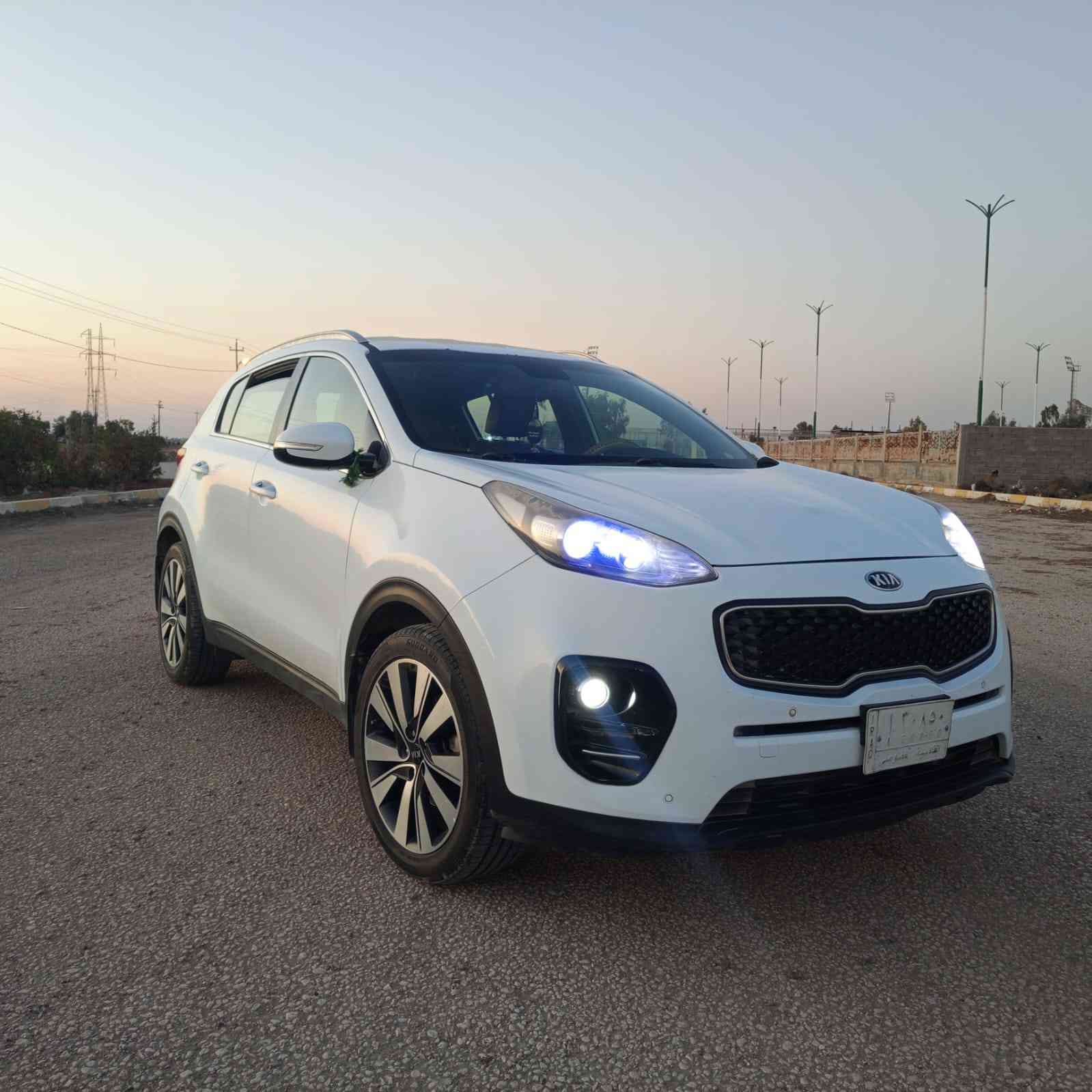 السلام عليكم ورحمة الله وبركاته 
اخوان سيارة اسبورتج 2017  شكل جديد السيارة  كفاله عامه  فقط كم حالوبه بالقماره ومامبينه كير مكينه حداديه كله وضع شركه  مكينه 2000 دوش  فول مواصفات عدا البصمه وال فتحه ماشيه 125 حقيقي رقم قادسيه  مداور ثاني يوم السعر 173 وبيه مجال للطيبين  مكاني بابل  للاستفسار اكثر الاتصال ع الهاتف ***********
بيه واتساب
