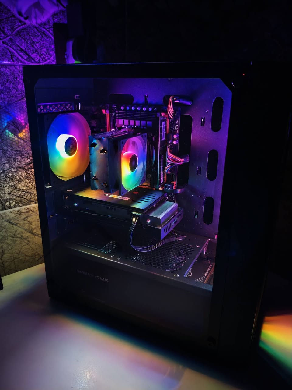 تجميعة للبيع ويه شاشة
مواصفات التجميعة

CPU-XEON E5-2650 v4 
GPU SJS RX 580 8GB DDR5 
MB X99 HUANANZHI 
RAM 1×16GB DDR4 2133P
PS 500W GAMEMAX  
SSD 128 WALRAM
HDD 500G WD BLUE 
CPU COOLER AIGO ICE200 PRO 
CASE CIT BLADE 4FAN
(سعر 350 الف)
التجميعه مفحوص قطعها بالكامل اي خلل ما بيها 
منزل بيها RE9
ويندوز 10 برو محدث هوه والكرت اخر تحديثات
 توصيل 5 لكل المحافظات

مواصفات الشاشة

Redmi Monitor A24 (165Hz)
REDMI A24FAA-RG
معدل التحديث (Refresh Rate): تردد 165Hz
زمن الاستجابة: 1ms (GTG) 
نوع اللوحة (Panel): IPS
حجم 23.8 وبدقة Full HD (1920×1080)
الألوان  99% sRGB
مستعمله نظافة 95%
سعرها 130 الف 
متوفر توصيل كل المحافظات 5 الاف 

ابيع كيس وحد او شاشة وحد عادي
البيع فقط بأعتماد 10 اسيا ينزل من الحساب 
او تتفضل يمي للبيت بالموصل وتاخذ


**إذا كنت صاحب هذا الإعلان وتريد حذفه لأي سبب، رجاءا أرسل رسالة إلى الدعم الفني**