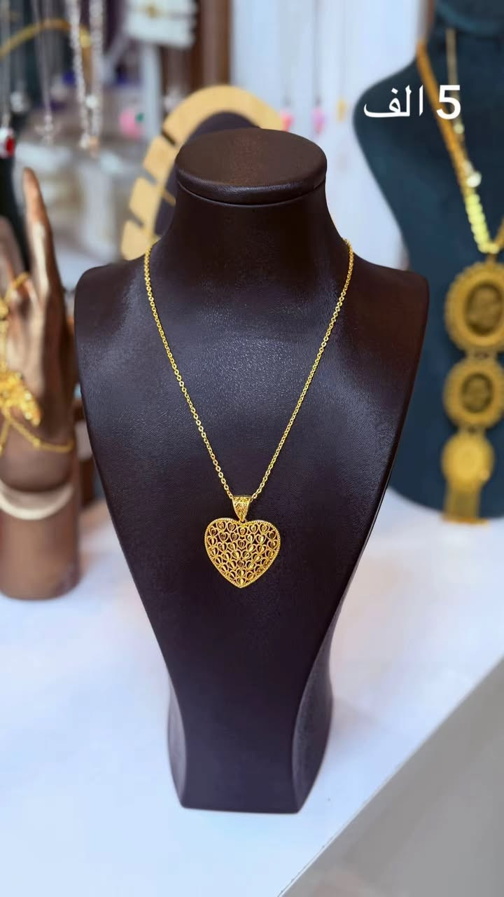 ✨ منتظر للذهب البرازيلي ✨
أجمل موديلات الإكسسوارات البرازيلية 
لمعة مميزة ✨ جودة عالية ✨ وأناقة تناسب كل الأذواق 

اختاري القطعة اللي تكمّل أناقتچ 💎 
 
📍 متوفر في محل منتظر للذهب البرازيلي 

العنوان:الاسكندرية_سوق الاسكندرية مدخل شارع الخضر

#منتظر_للذهب_البرازيلي 
#ذهب_برازيلي 
#اكسسوارات 
#مجوهرات 
#قلادات


**إذا كنت صاحب هذا الإعلان وتريد حذفه لأي سبب، رجاءا أرسل رسالة إلى الدعم الفني**