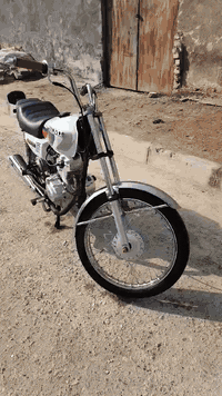 سلام عليكم شباب هاي الدراجه للبيع محركها رابيدو مؤديل 22 ما مفتوح دراجه احله من الصوره تجي و وتشوف الدراجه ما نقصها شي بدون اوراق مكفوله عشائرين السعر 550 وبيها مجال بخدمت الشراي و هاذ رقمي *********** او يجي خاص
