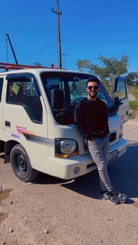 كيا حمل لنقل الاثاث مو بس اثاث كلشي ننقل 👌 نقل سريع من الباب للباب زيا...