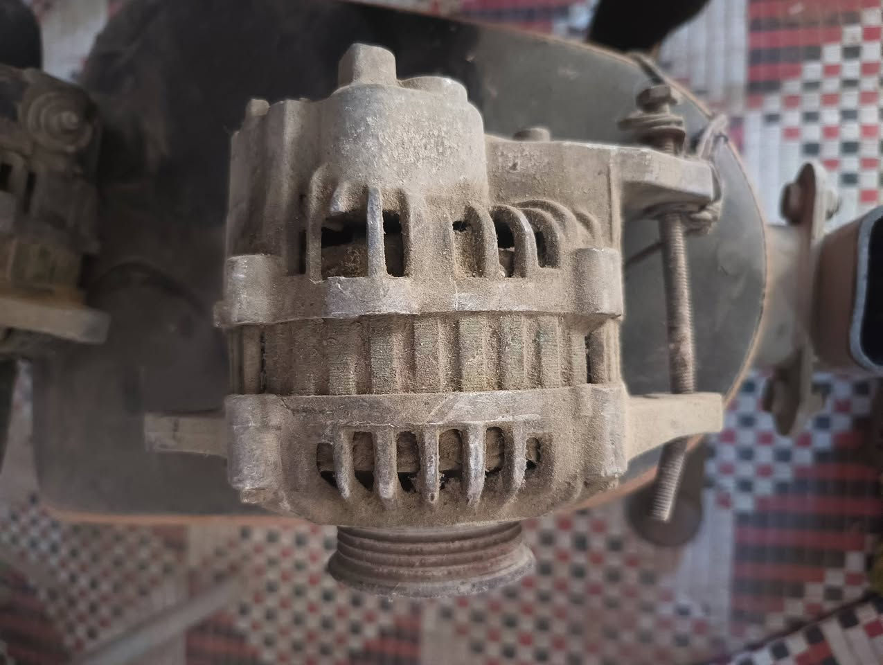 غراض سيارة للبيع
جتل سياره
اوياله عدد 2
مروحه وداينمو عدد 2
***********
