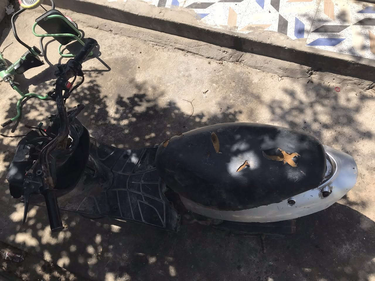 تسعه للبيع محرك شغل بس تركه مكاني زبير سعر75رقمي *********** تيره كدم موجود
