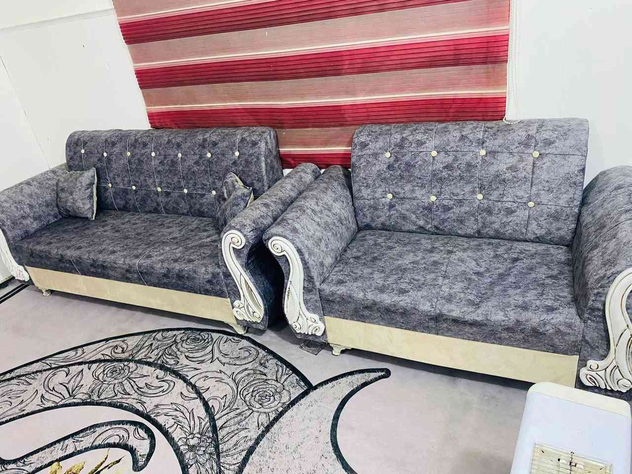 طخم للبيع 5قطع 10مقاعد مستخدم 18 يوم السعر 425 بيه مجال للشراي الاستفسار *********** متوفر خاص واتساب
