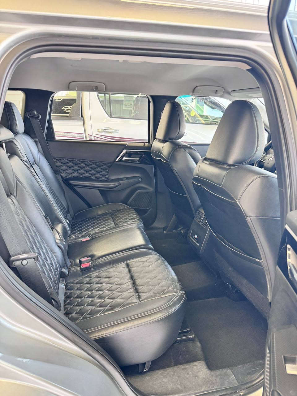💥Mitsubishi Outlander💥
🔺️مۆدیل : 2022 ✔️

🔺️بۆیاغ : یەک چاملغ ، بێ ناوگرتن ✔️

🔺️ئێڕباگ : نەتەقیە✔️

🔺️مواسەفات : SEL SPECIAL EDITION  فوول مواسەفات ✔️

🔺️نرخ : 213$ 💵

🔺️ژمارەی تەلەفۆن : 
***********
