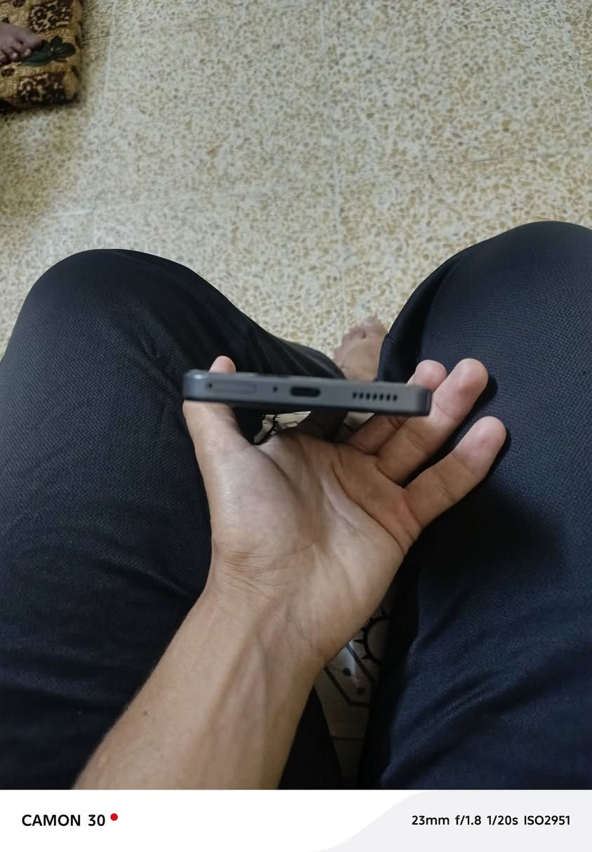 تكنو بوفا7 فايف جي
مساحه تخزين ٢٥٦
رام ١٢+١٢
للبيع ادفع سعر عجبني ابيعك


**إذا كنت صاحب هذا الإعلان وتريد حذفه لأي سبب، رجاءا أرسل رسالة إلى الدعم الفني**