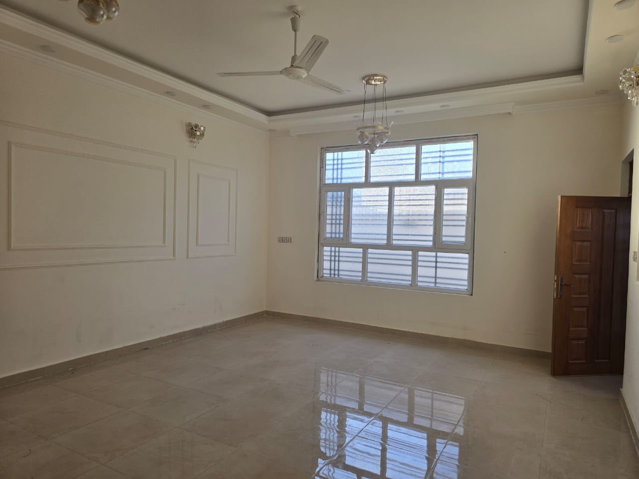 🏠 بيت للايجار

📍 العنوان: حي الإسكان قرب مدرسة السرور
✨ المواصفات:
 • غرفتين نوم
 • صالة
 • استقبال
 • مطبخ
 • صحيات
 • البيت نظيف جداً ومرتب

🔺#للاستفسار مراسله واتساب ع الرقم التالي 

http://wa.me/+964*********** مقتدى 📲

http://wa.me/+964*********** 📲 حسن 
—————————————————————
او زيارة مكتبنا 
🔺مكتب دره المشرق للاستثمار والتطوير العقاري 
🔺العنوان:-حي الجزائر الشارع العام قرب مأكولات تشرين
