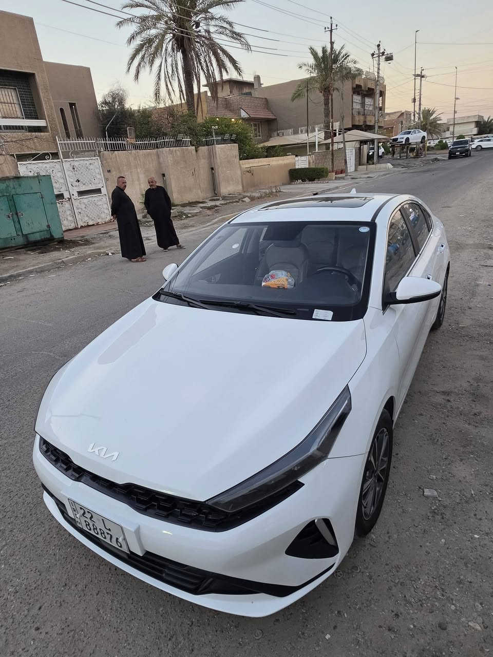 سلام عليكم
للبيع كي3 خليجيه موديل 2022 مكفوله من صبغ 
بيه ملاحضه بين البابتين اليمنه موضح بالصوره 
فول مواصفات 1\1
ماشيه 78 الف  
السعر 127 وبيها مجال قليل 
*********** عنوان بغداد الشعب

