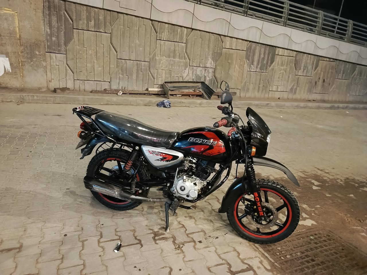 للبيع بوكسر جبلي مديل 2023 طالعه بل 25 أوراق اصولي وكيله بالخان بسمي فول نضافه جديده و جاهزه مجهزه كهربائيات كلها شغاله مكان نجف سعر مليون و 250 و بيها مجال ***********
