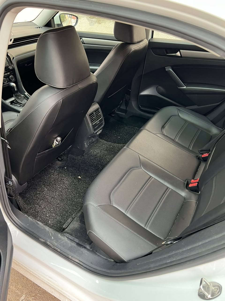 للبيع فولكسفاغن
باسات 2022 مواصفات ال SE معروفة 
فتحة سقف 
بصمة 
تشغيل عن بعد 
شاشة كار بلي 
كشنات جلد 
قطعتين تبريد 
رادار خلفي امامي
تدفئة مقاعد الاماميه 
وبعد اكو مواصفات اكثر 
ماشية 64.109ميل
محرك 2.0T
سياره كلين تايتل 
مابيها اي ضرر 
لمعرفة السعر ⬇️
الاتصال على الارقام 
*********** 
***********
