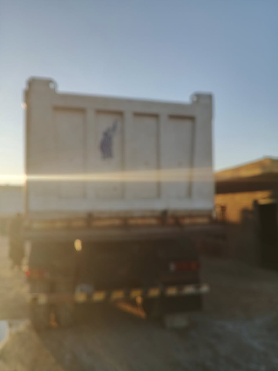 للبيع عربانة حدادية شغل الفلوجة تخم تاير ذرعة 32متر ثلاثة محاور شاصي الماني السعر  الاتصال بالرقم ***********
