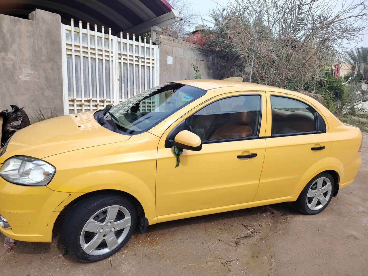 سلام عليكم
سياره افيو للبيع موديل 2011 باسمي وتحويل مباشر تبريد وتدفىه شغال ونضافه مثل بل صوره رقم جديد وترقيم بغداد 
ما متواجد على الفيس
اتصل عل رقم ***********
