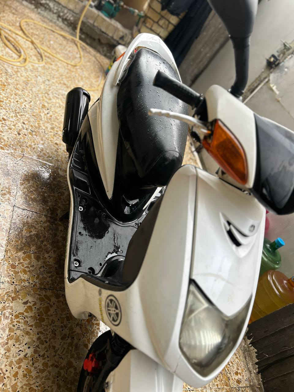 سلام  عليكم سكنس نثيه ١٤٠ سلف وهندر شلعه معدل كهربائيات كلها شغاله  اشاير. طوافه بانزين شغالة كلها جديدة   
مكينه بلاديه ناعمه لا نضوح ولا تبخير ولا تنقيص ادامه كلجات جدد دراجه مال رمبه  ابريك امامي خلفي استان تعليك وصفح ما ناقصهة اي شيء كاملة  
السعر (500 بيها مجال ) 
العنوان بغداد //الأمين الثانية شارع الارامل شارع جبار ابو دهن 
الاتصال /***********
