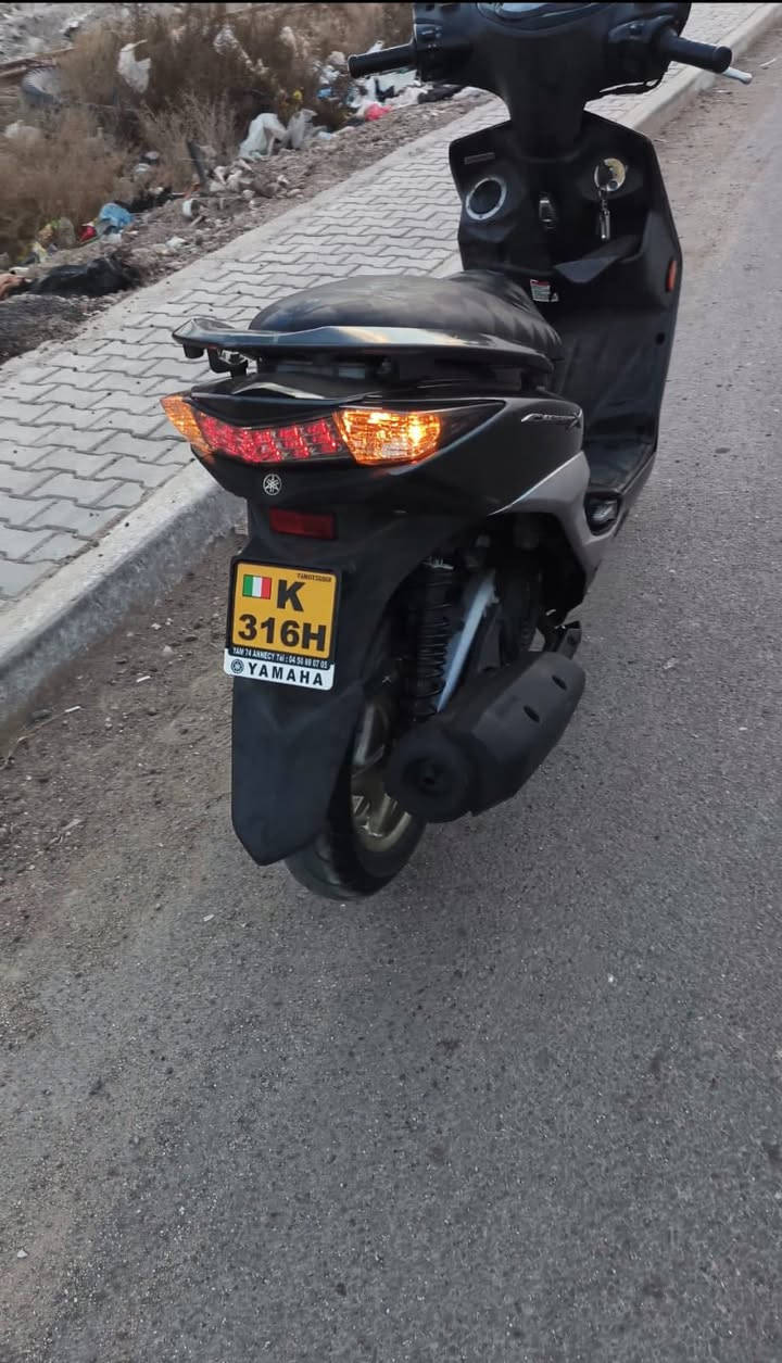 دراجة سكنس ليد حديث بحالة الوكالة كاملة اوراقهة السعر واحد وربع او مراوس بجبلي نظيف تواصل خاص عنواني الشعلة


**إذا كنت صاحب هذا الإعلان وتريد حذفه لأي سبب، رجاءا أرسل رسالة إلى الدعم الفني**