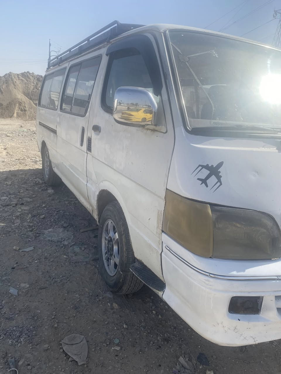 سلام عليكم كيا عبريه للبيع موديل ١٠ سياره نضيفه وشغاله مكينه جديده بيهة تخم تاير باتري جديد سياره مطلوبه غرامات ماعرف جكد عل مشتري وراعيهة موجود جاهز للتحويل مكان سياره بغداد السعر 16ورقه 
الرقم ***********
