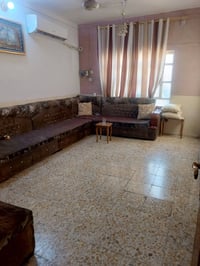دار للييع مساحة 100 متر طابق ونص  سند 25  الموقع غرفة التجارة نزلت الع...