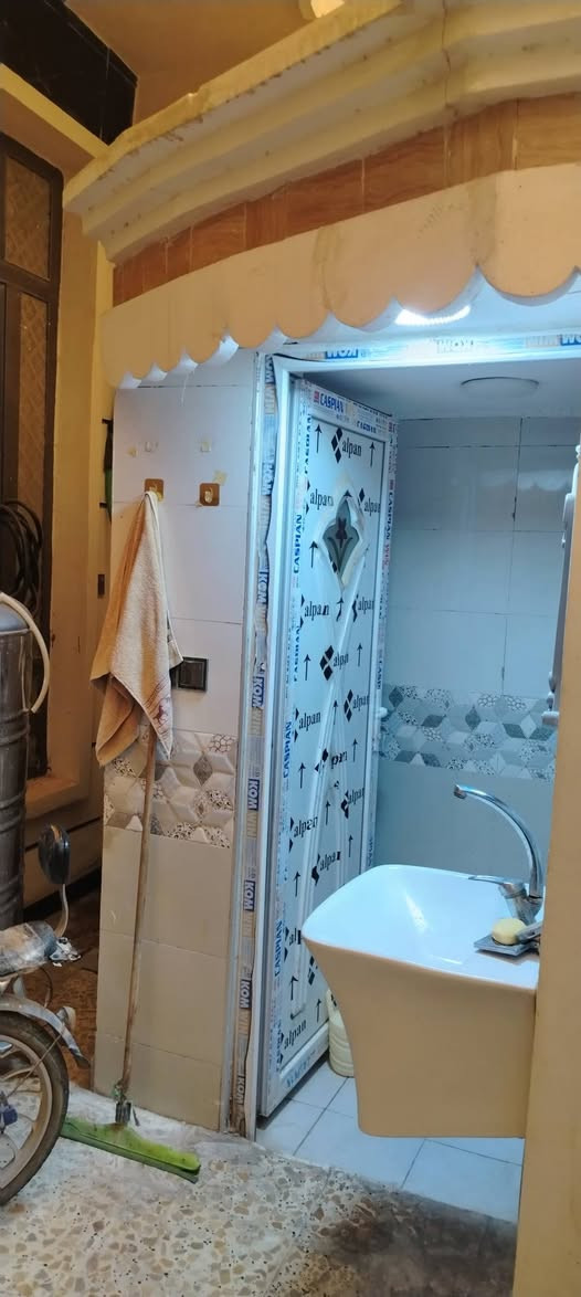 مشتمل طابقين للبيع المكان فلوجة حي نزال نافذ على شارع السد وشارع جامع عبدالعزيز المساحة ١٠٠م الوجه ٥م ونزال ٢٠ بناء طابوق حديث ضلع منفصل وسقف منفصل
مشتمل طابقين للبيع المكان فلوجة حي نزال نافذ على شارع السد وشارع جامع عبدالعزيز المساحة ١٠٠م الوجه ٥م ونزال ٢٠ بناء طابوق حديث ضلع منفصل وسقف منفصل

محتويات الدار
طابق الأول
طرمة وتواليت
وديوانية
وصالة
وحمام وغرفة نوم
الطابق الثاني
غرفتين نوم وصاله وصحيات
الطابق الثالث
بيتونة
السعر المطلوب بي ١٣٥مليون قابل للتفاوض للإستفسار الإتصال على الأرقام التالية

*********** واتساب
***********
