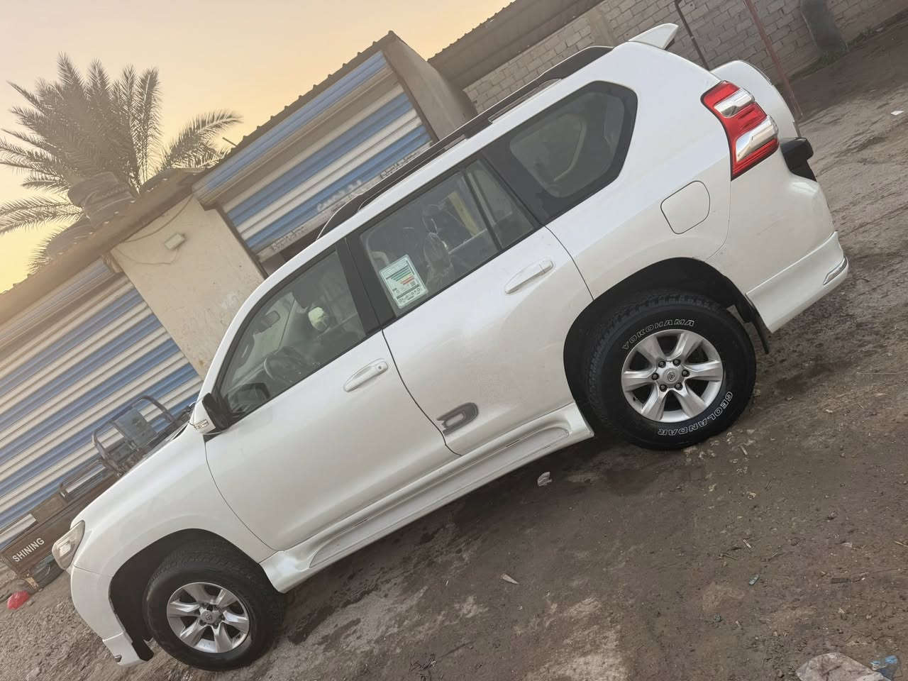 برادو 2011 محدثه 2017
رقم بغداد تحويل مباشر 
سياره فول عدا السلايت 
مكينه 2700 |4 سلندر 
دبل تانكي ثلاجه شاشه تحكم استيرن 
جديده كلش وجاهره من كل اانواحي كير مكينه حداديه تخم تاير تبريد كله بشرط 
بيه صبغ جاملغ وباب وبنيد مفتوح فقط 
بدون دواخل خلاص 
السعر ١٨٨ وبيه مجال كلش بسيط 
بيع فقط اي استفسار 
 *********** اني حاضر
