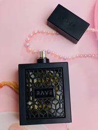 عطر ناو الأسود • عطر رجالي فخم • مسك جلد زعفران