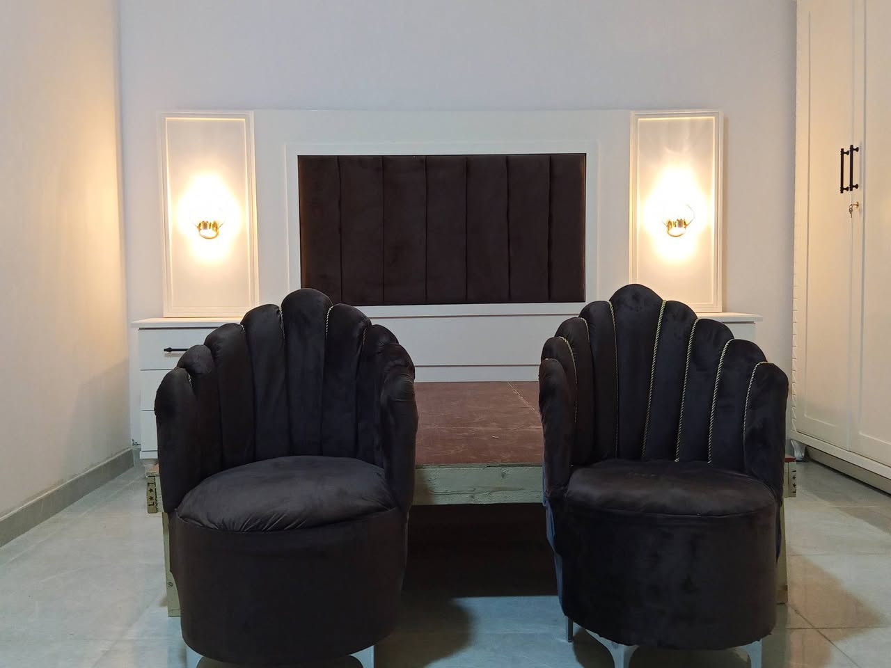 يعلن معمل الموسوي عن عمل غرف حسب طلب الزبون  
@ نجارة عراقية  بتصاميم تركية 
نجاره تفصال حسب طلب 
  شغل يدوي حسب رغبت الزبون 
💣يوجد لدينا أكثر من ٨٠ موديل 
🤚 يوجد لدينا غرف شبابية 
   اصباغ💯 حراريه   
    مكان 👌ناصريه  حي اور قرب المدرسة الكويتية 
واتساب *********** 🤳
  تصال ✍ ***********
