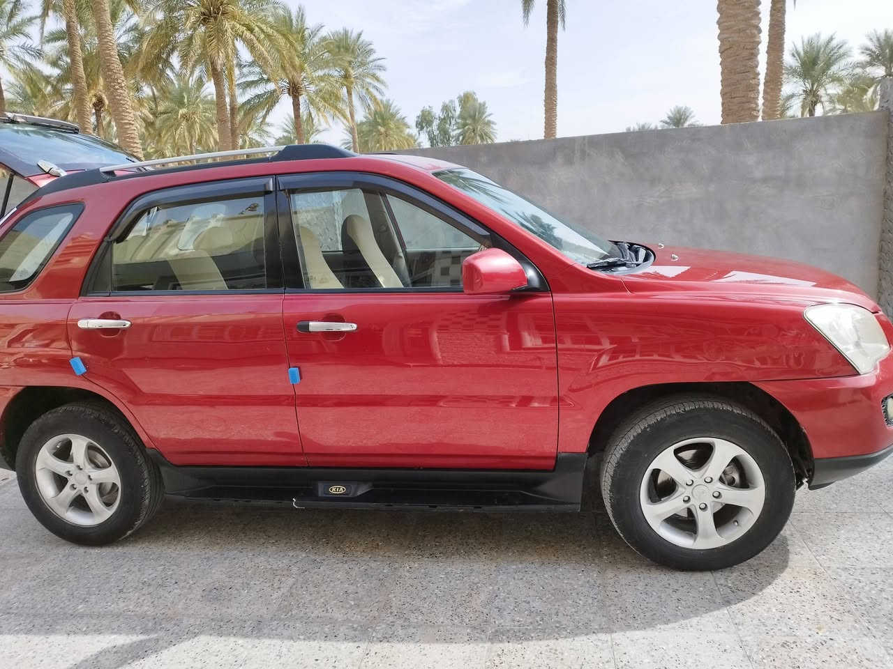 كيا سبورتج ٢٠١٠ وارد خليجي كير  و محرك كفالة اي نقص ما بيها كهربائيات جاهزة مكفولة من الكص ولقد بيها صبغ بابين بس رش بدون معجون  سيارة الغرفة مالتها على وضع الشركة رقم بغداد سيارة في ديالى السعر ١١٠ الاستفسال ***********
