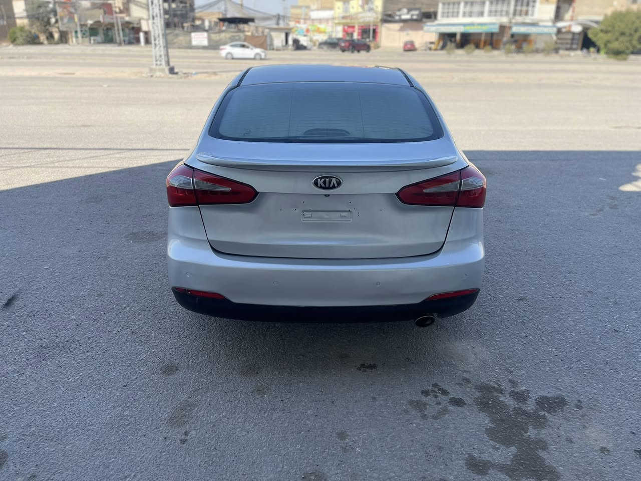 السلام عليكم ورحمة الله
كيا سيراتو خليجي 

موديل 2013 

حجم المحرك 1600 دوش مكفول شرط الفحص 

السياره فول مواصفات للاخير VIP 

بيها صبغ عام لكن السياره مكفوله كفاله عامه من ضربه حادث كص تفحص وين ميعجبك شرط البجم مامفتوح بي برغي الحوض التكم القماره كله مكفول 

سبب الصبغ جراد ونصبغت للجماليه 

السياره جاهزه كير محرك كفاله  تبريد بداية الصيف الراح سويته منضومه كامله فريز راديتر كمبريسر 
حدادية 80% 

رقم قادسية دولي بأسمي مشروع وطني اي وقت واي مكان حاضر للتحويل سنويه جديده 2028 

السعر  105

مكان السياره النجف الاشرف اي استفسار هاي ارقامي

***********
***********
