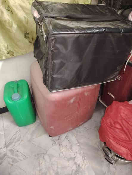 السلام عليكم صناديك دليفري جديده للبيع قيم بل يرضي الله +أشير اصليه مال ٢٥ +مسند مال كشن للبيع مكاني بغداد الكريعات *********** متواجد واتساب
