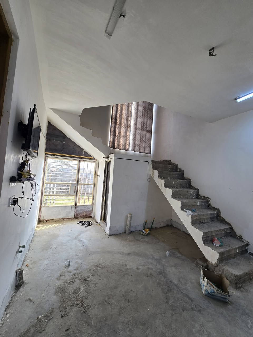 دار للبيع النهروان الجزميه شارع الجملون مقابل حسينه جعفر الصادق ع المساحه ٤٨٠ متر ***********
