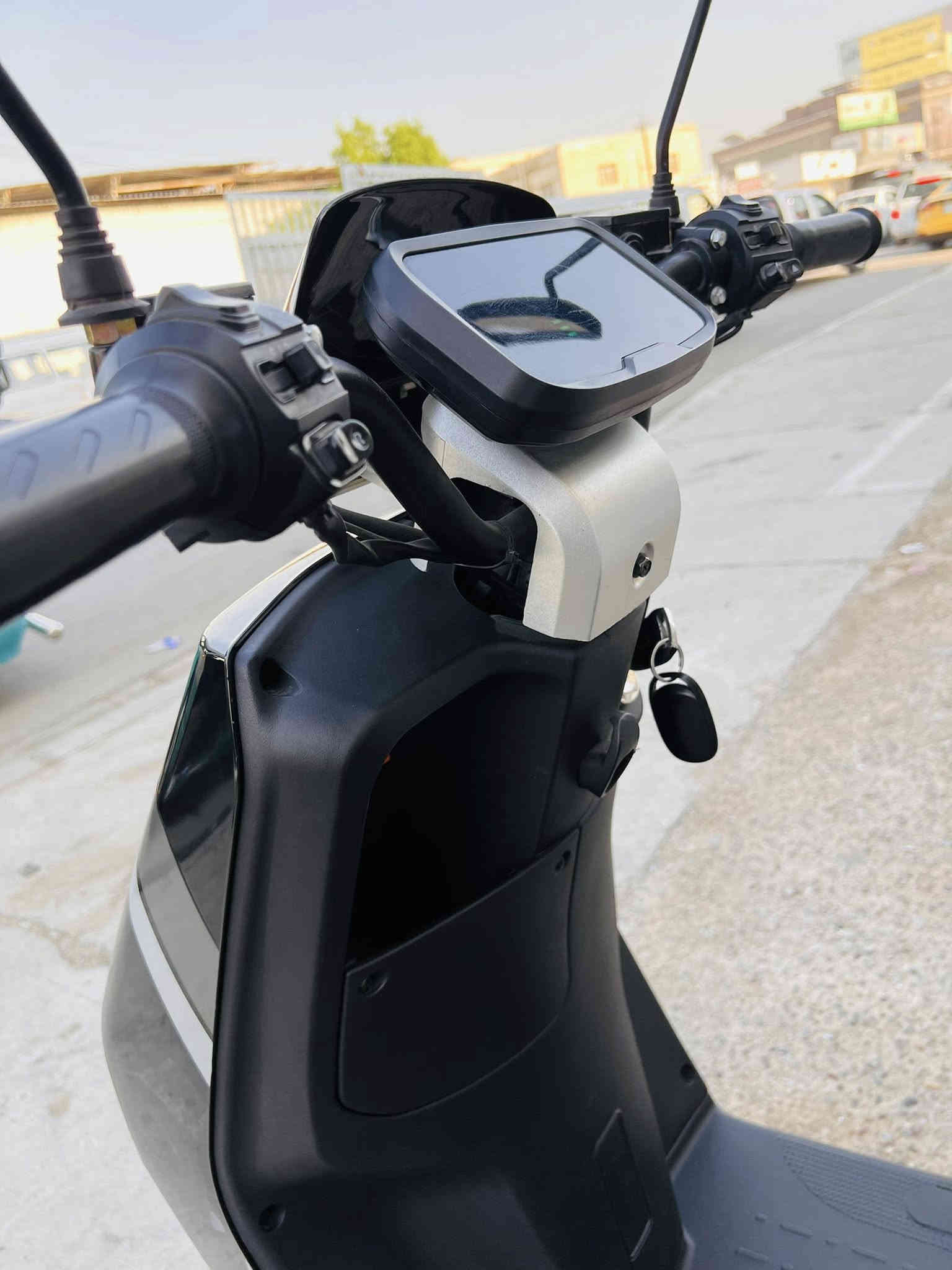 سلام عليكم دراجه شحن نوع 318 موديل 2025 ملف 2000 عدد البطاريات 6 
عدد النمر 4 عدد البصمات 2 
الدراجه جديده بمعنا الكلمه كله ع فحص  
شاشه كبيره السعر 675 وبيه مجال مكاني بغداد ***********
